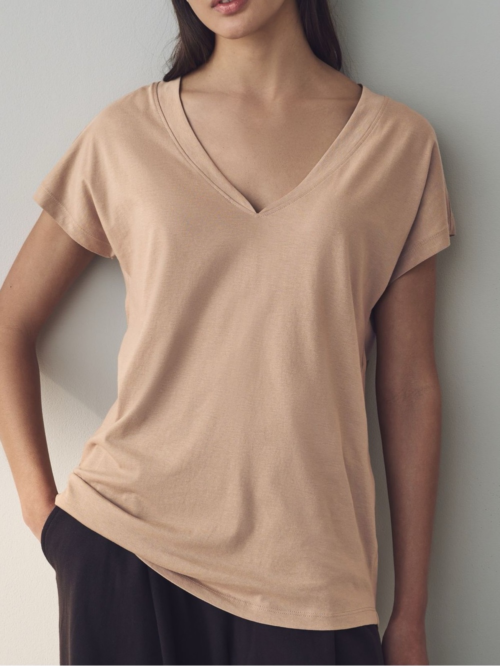 Bleusalt Oversized V-Neck Tee - Camel - Size 4